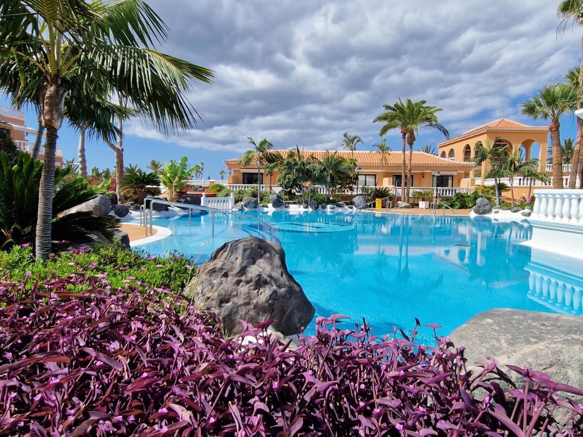 Exclusive Attic Las Vistas: Seaside Retreat with Heated Pool Arona  Exterior photo